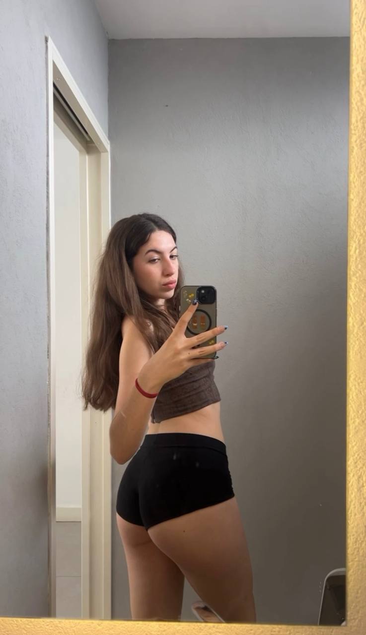 Amber in her underwear in Arequipa