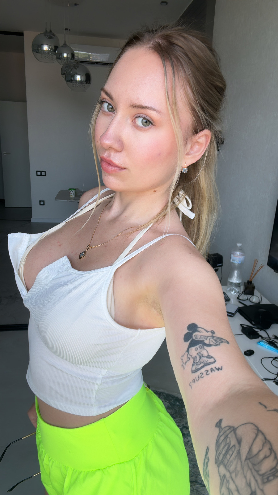 KateV in her underwear in Arequipa