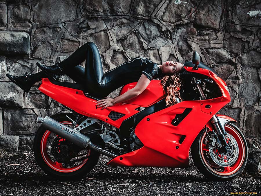 Beautiful girl Beautiful girls and motorcycles in Arequipa