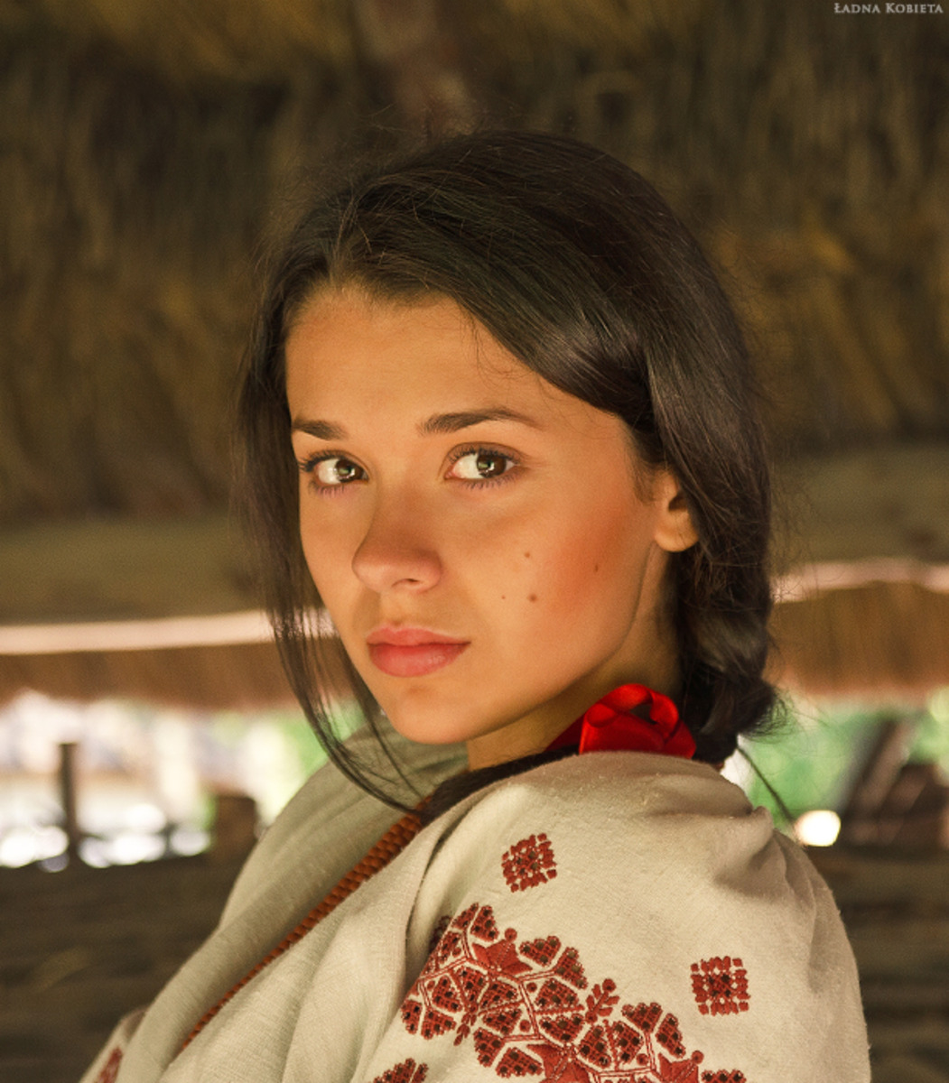 Girls in Slavic costumes in Arequipa
