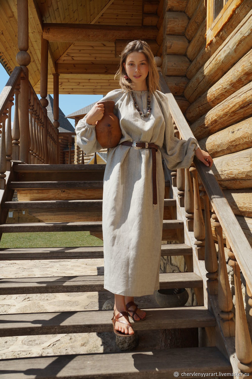 Girls in Slavic costumes in Arequipa