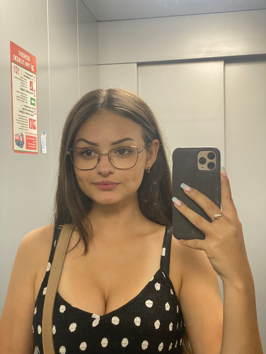 Sexy model Stacy in Arequipa