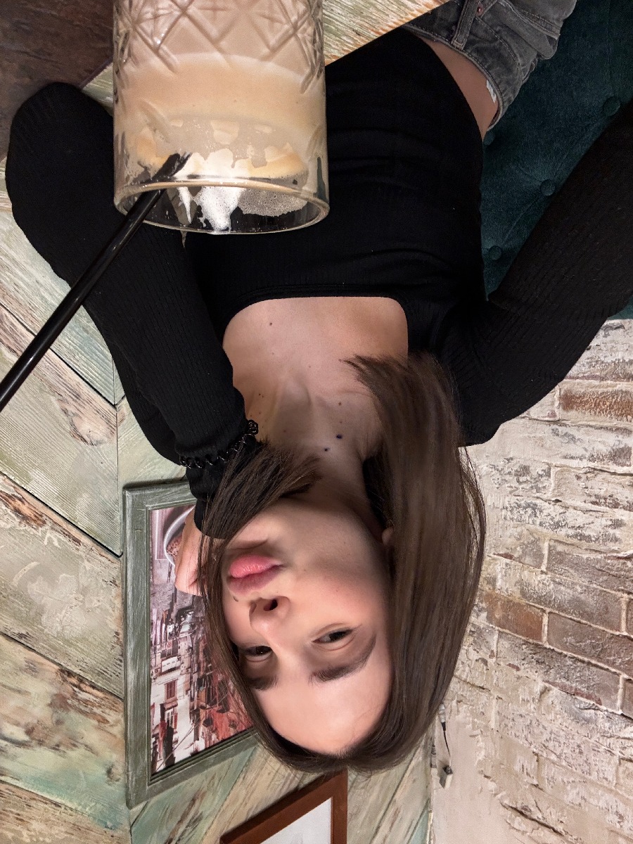 Fresh photos, fresh mood — Tina online in Arequipa